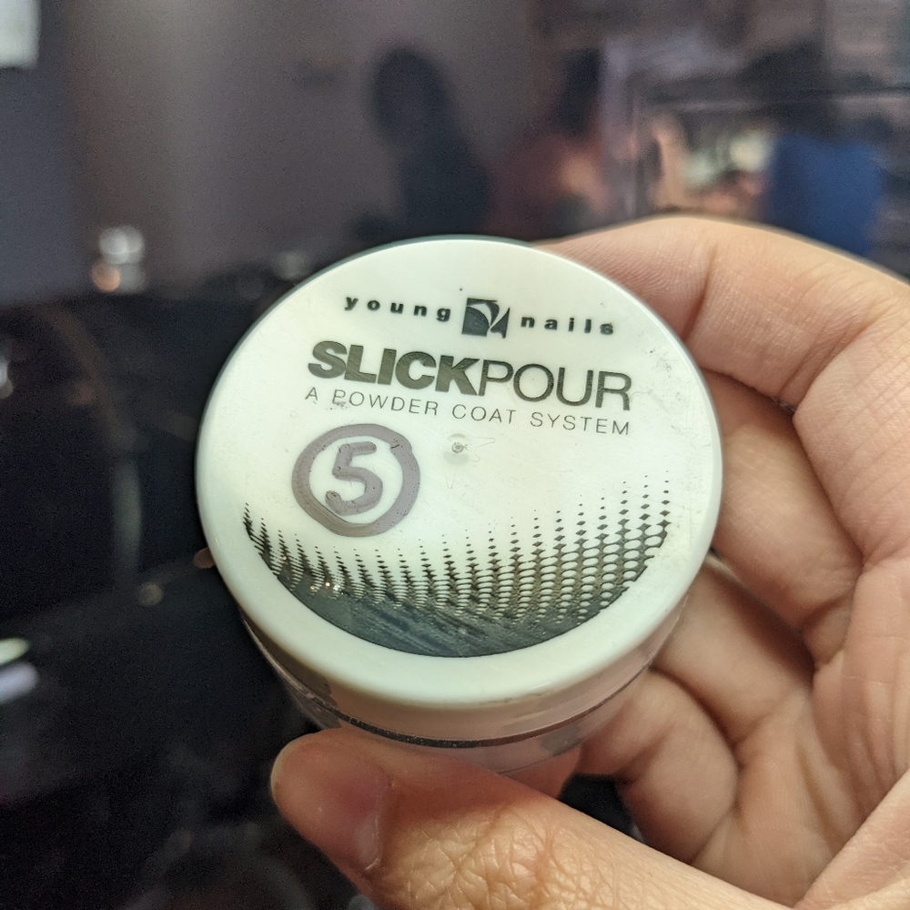 Slick Pour Powder